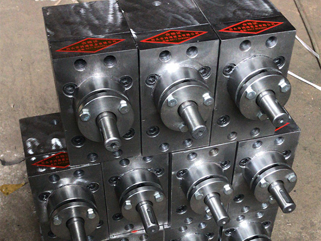 HRJ系列熱熔膠<a target='_blank' title='鴻海齒輪泵,齒輪泵,泵-齒輪泵系列 ' href='/CLBXL/default.html'>齒輪泵</a>